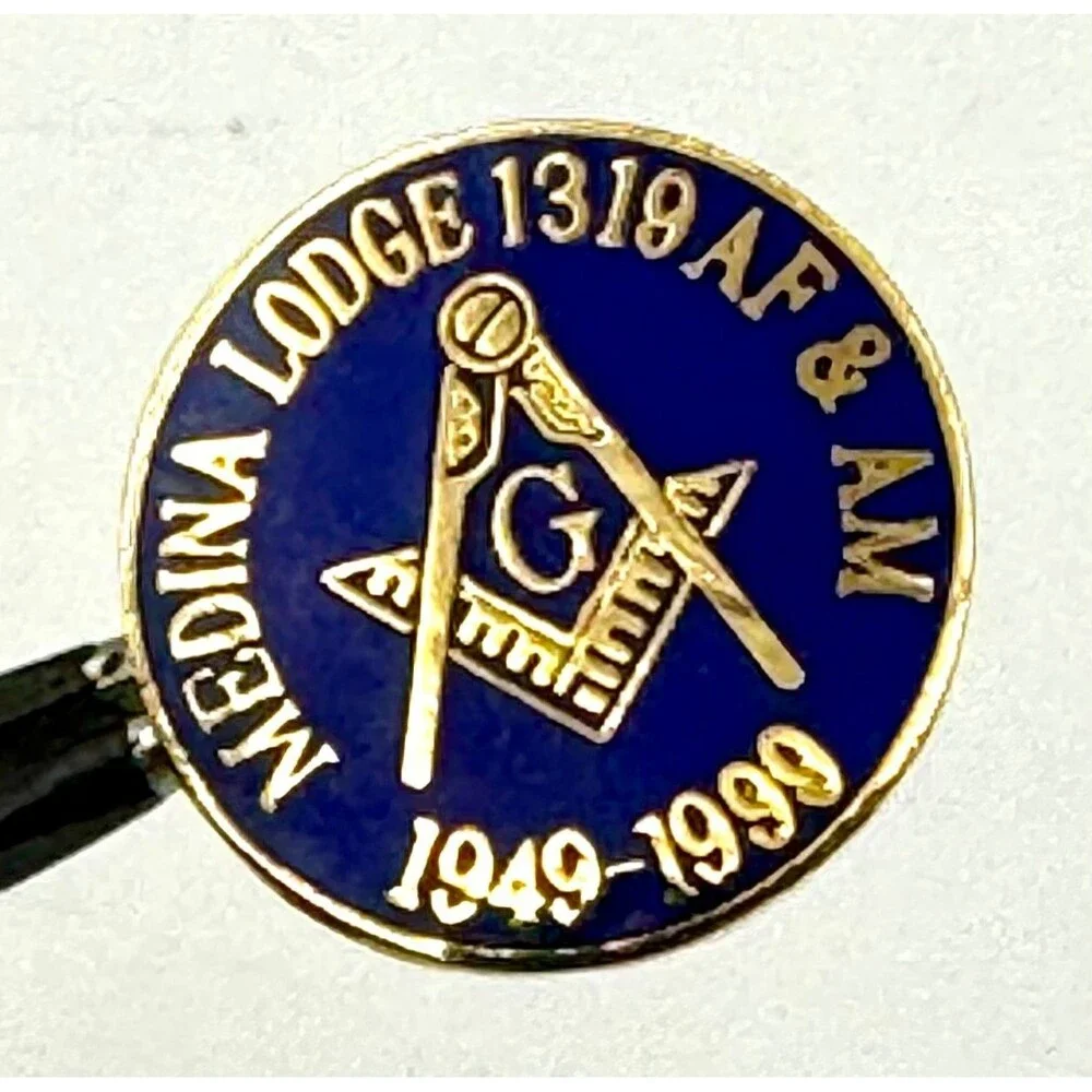 Medina Lodge 1319AF & AM Pin Masonic Vintage  Blue Lapel Freemasonry Collectible